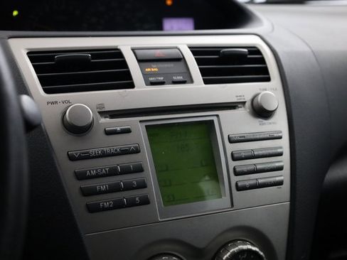 Used 2009 Toyota Yaris Sedan image 16