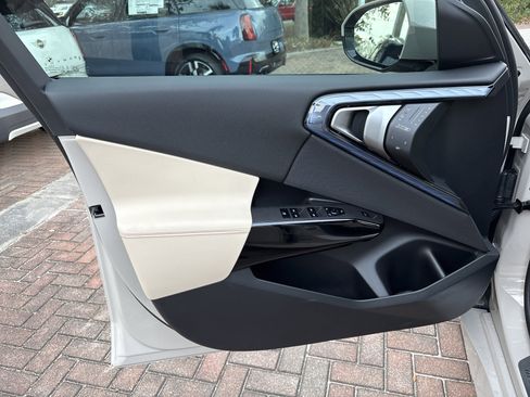 New 2026 BMW X3 xDrive30 w/ Premium Package image 11