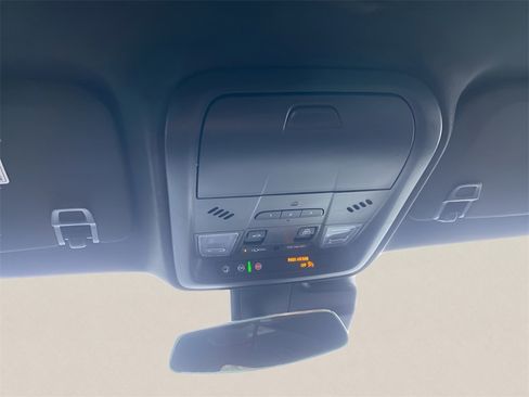 Certified 2023 Cadillac XT4 Luxury w/ Cold Weather Package image 25