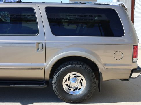 Used 2000 Ford Excursion XLT image 13