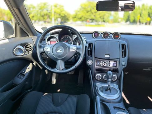 Used 2009 Nissan 370Z Coupe RWD image 13