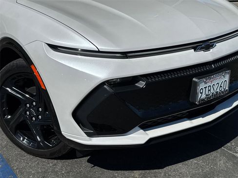 Used 2025 Chevrolet Equinox EV RS image 3