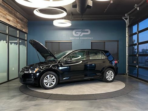 Used 2016 Volkswagen Golf S FWD image 23