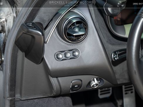 Used 2025 McLaren 750S RWD image 23