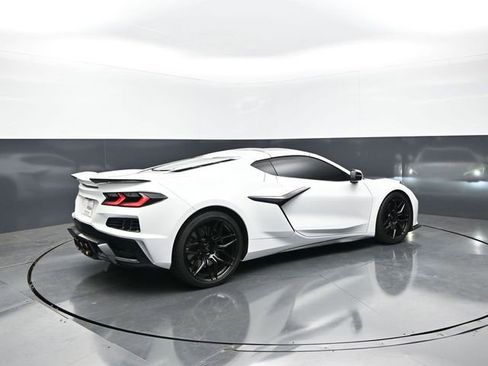 Used 2023 Chevrolet Corvette Z06 RWD image 7