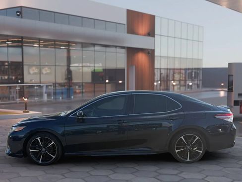 Used 2019 Toyota Camry XSE FWD image 5