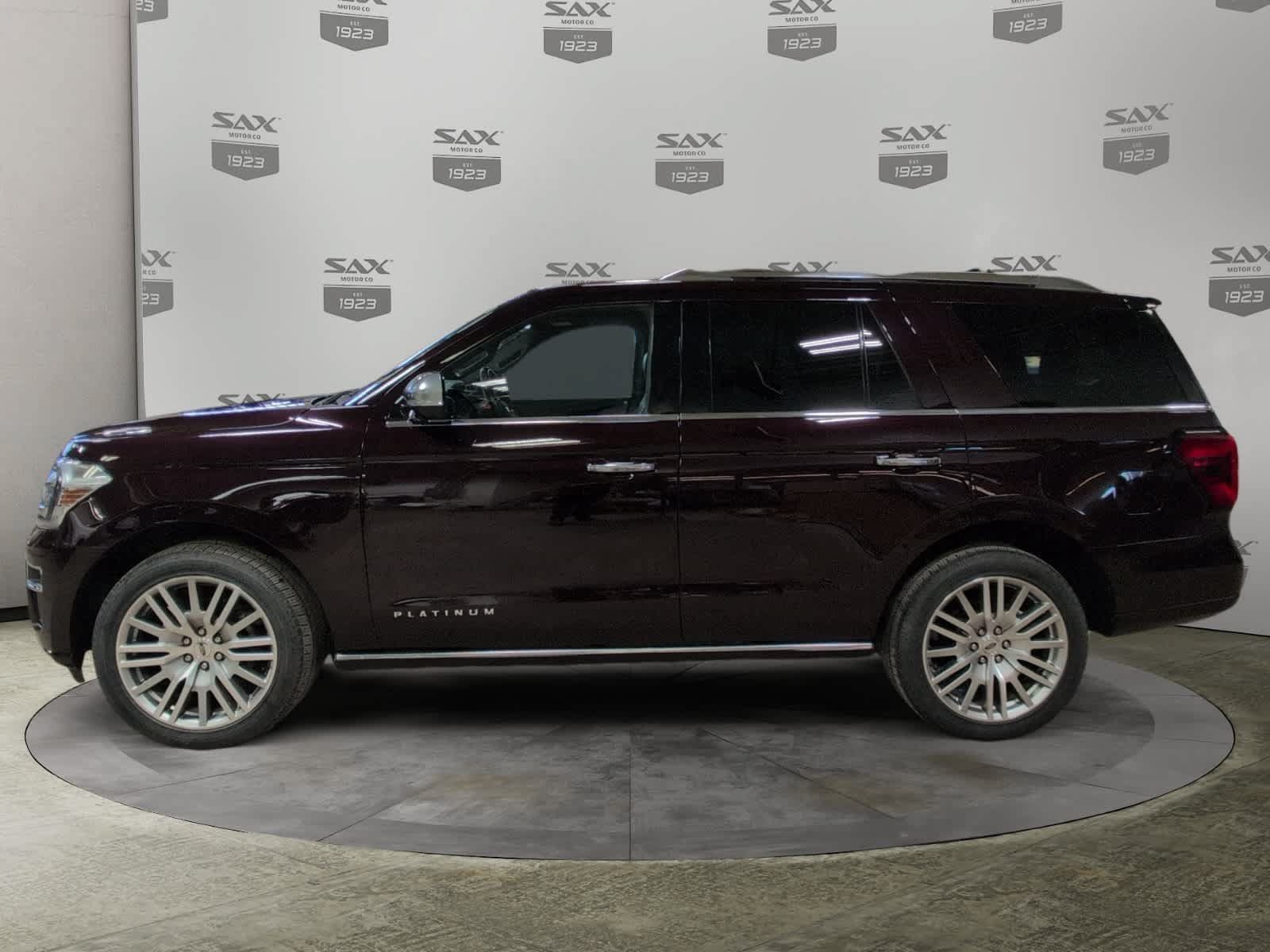 Used 2023 Ford Expedition Platinum AWD/4WD image 2