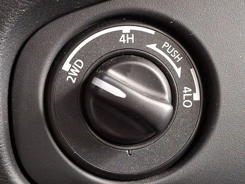 Used 2024 Nissan Frontier PRO-4X w/ Technology Package image 24