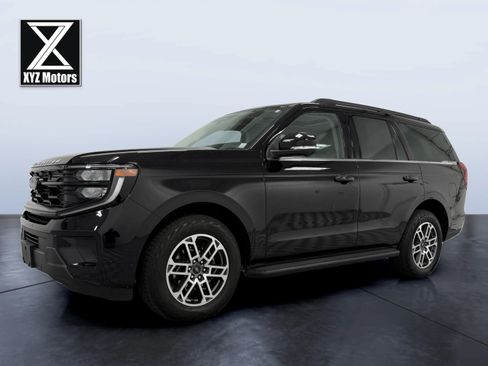 Used 2025 Ford Expedition Active AWD/4WD image 2