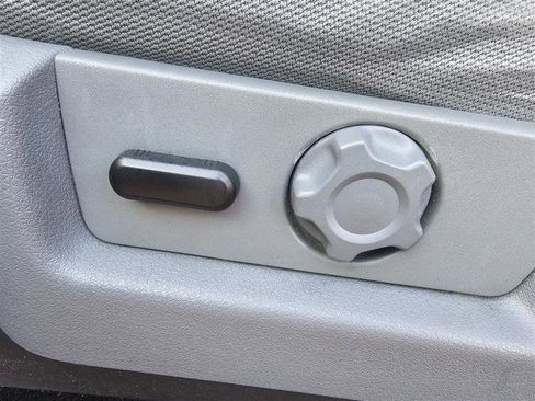 Used 2012 Ford F150 XLT w/ XLT Chrome Pkg image 17