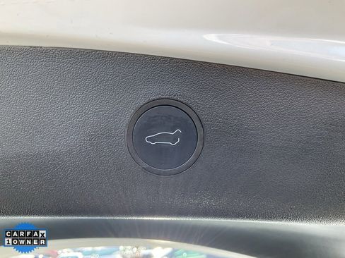 Used 2023 Tesla Model 3 Standard Range image 10