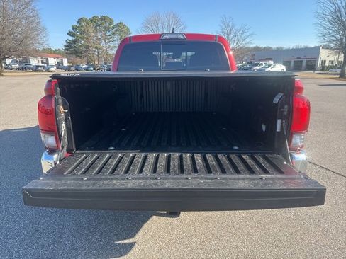 Used 2019 Toyota Tacoma TRD Off-Road image 17
