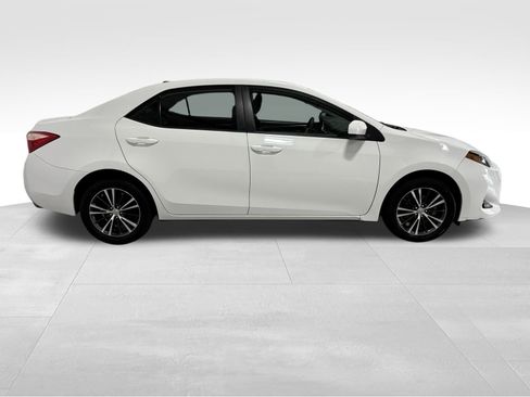 Used 2019 Toyota Corolla LE w/ LE Premium Package image 4
