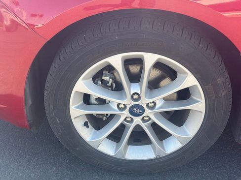 Used 2020 Ford Fusion SE FWD image 5