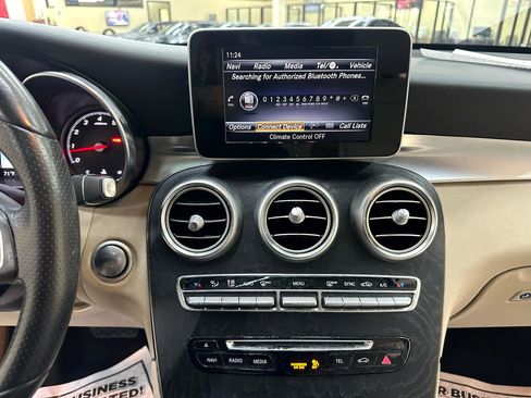 Used 2018 Mercedes-Benz GLC 300 image 25