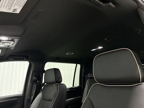 New 2026 Chevrolet Suburban Premier image 19