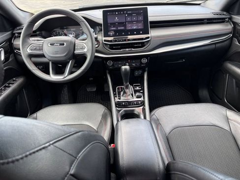 Used 2024 Jeep Compass Trailhawk AWD/4WD image 27