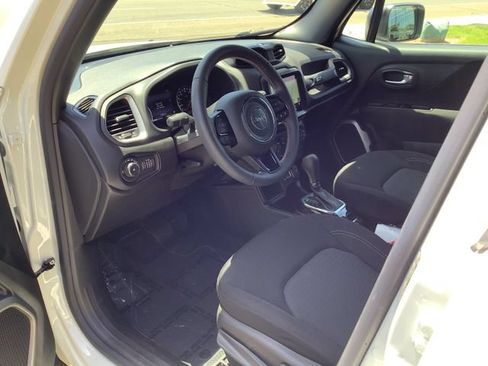 Used 2021 Jeep Renegade Latitude FWD image 7