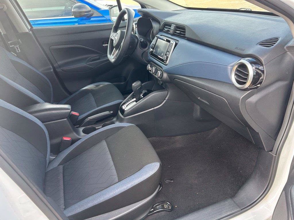 Used 2025 Nissan Versa SV FWD image 3