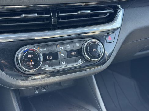 Used 2024 Buick Envista Sport Touring w/ Convenience I Package FWD image 26