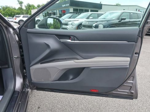 Used 2023 Toyota Camry SE AWD/4WD image 16