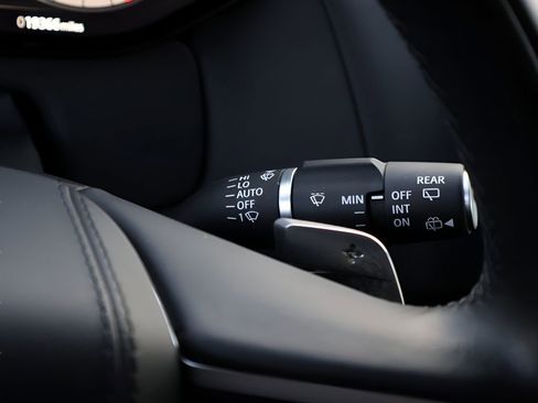 Used 2025 Land Rover Range Rover Sport SE AWD/4WD image 33