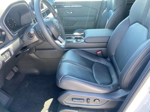 Certified 2025 Honda Pilot EX-L image 11