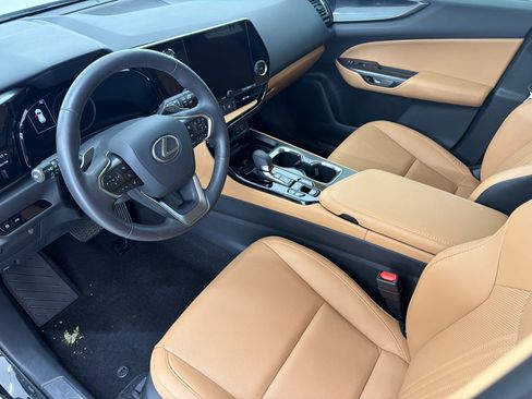 Used 2025 Lexus NX 350h AWD w/ Accessory Package (2T) image 4
