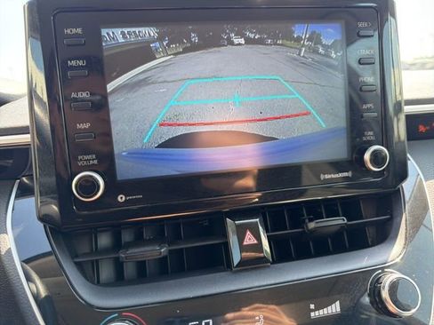 Used 2022 Toyota Corolla LE FWD image 15