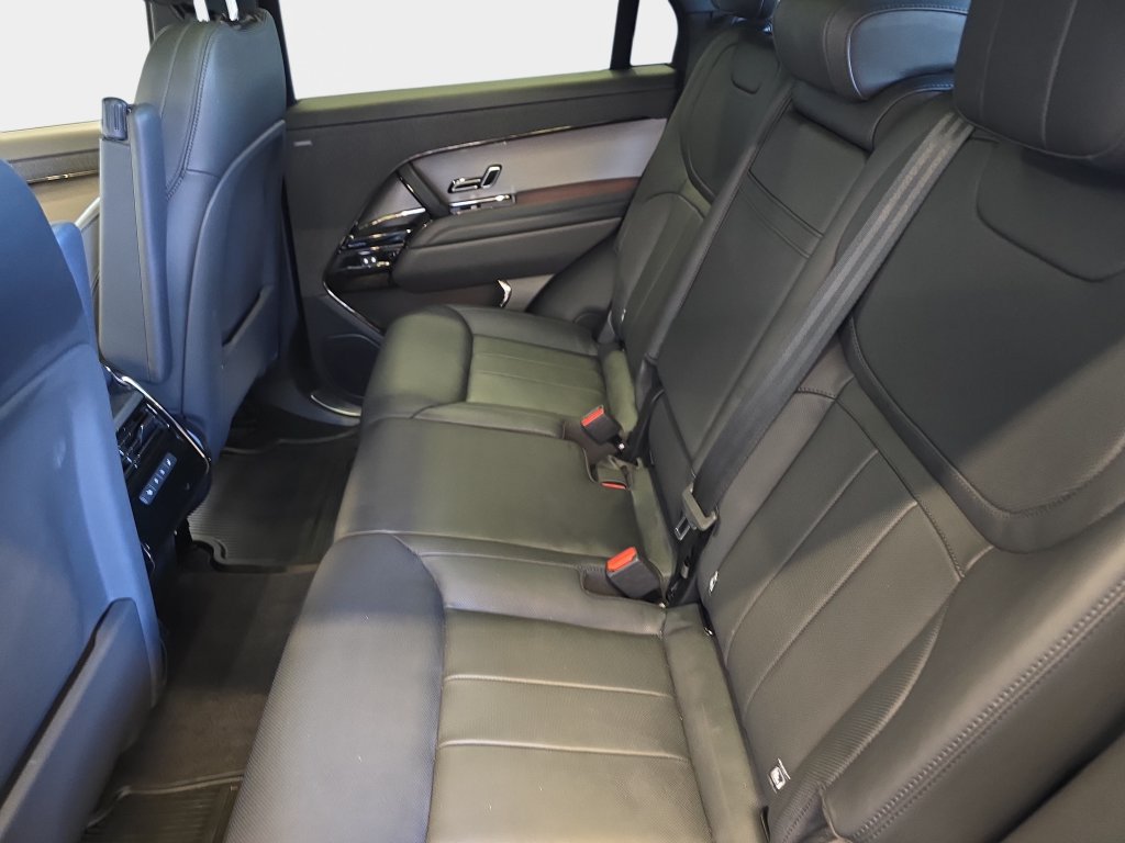 Certified 2025 Land Rover Range Rover Sport SE AWD/4WD image 17