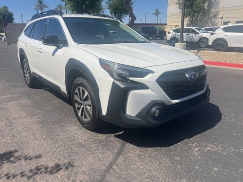 Used 2023 Subaru Outback Premium AWD/4WD image 2