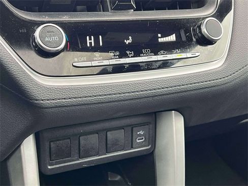 Certified 2024 Toyota Corolla Cross SE image 31