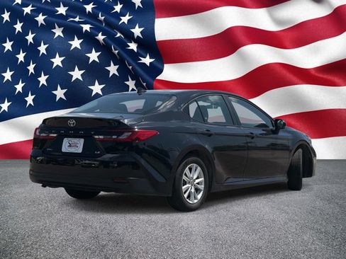 Used 2025 Toyota Camry LE FWD image 6
