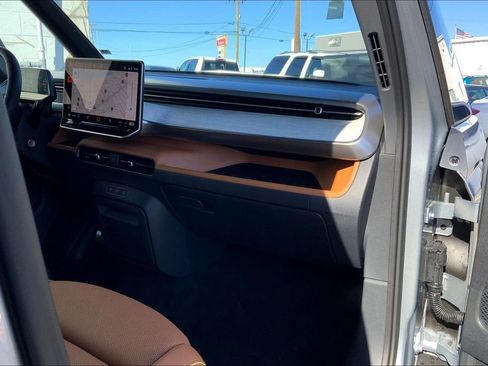 New 2025 Volkswagen ID. Buzz Pro S image 25