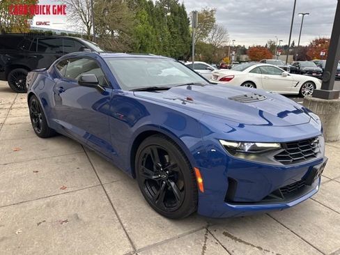 Used 2020 Chevrolet Camaro LT image 1