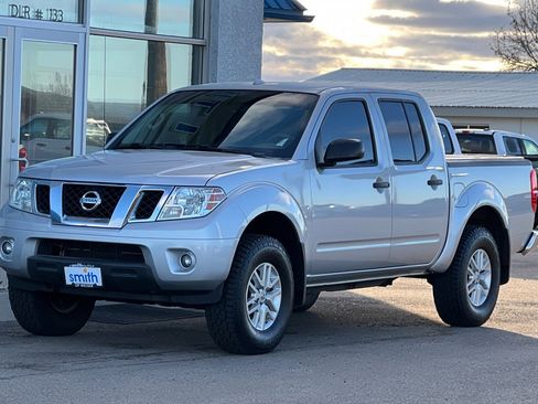 Used 2015 Nissan Frontier SV w/ SV Value Truck Package image 8
