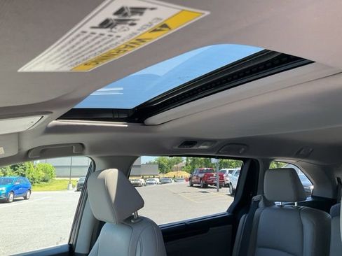 Used 2021 Honda Odyssey EX-L image 8