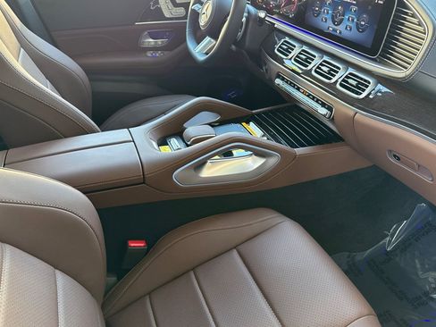 New 2025 Mercedes-Benz GLS 450 4MATIC image 11
