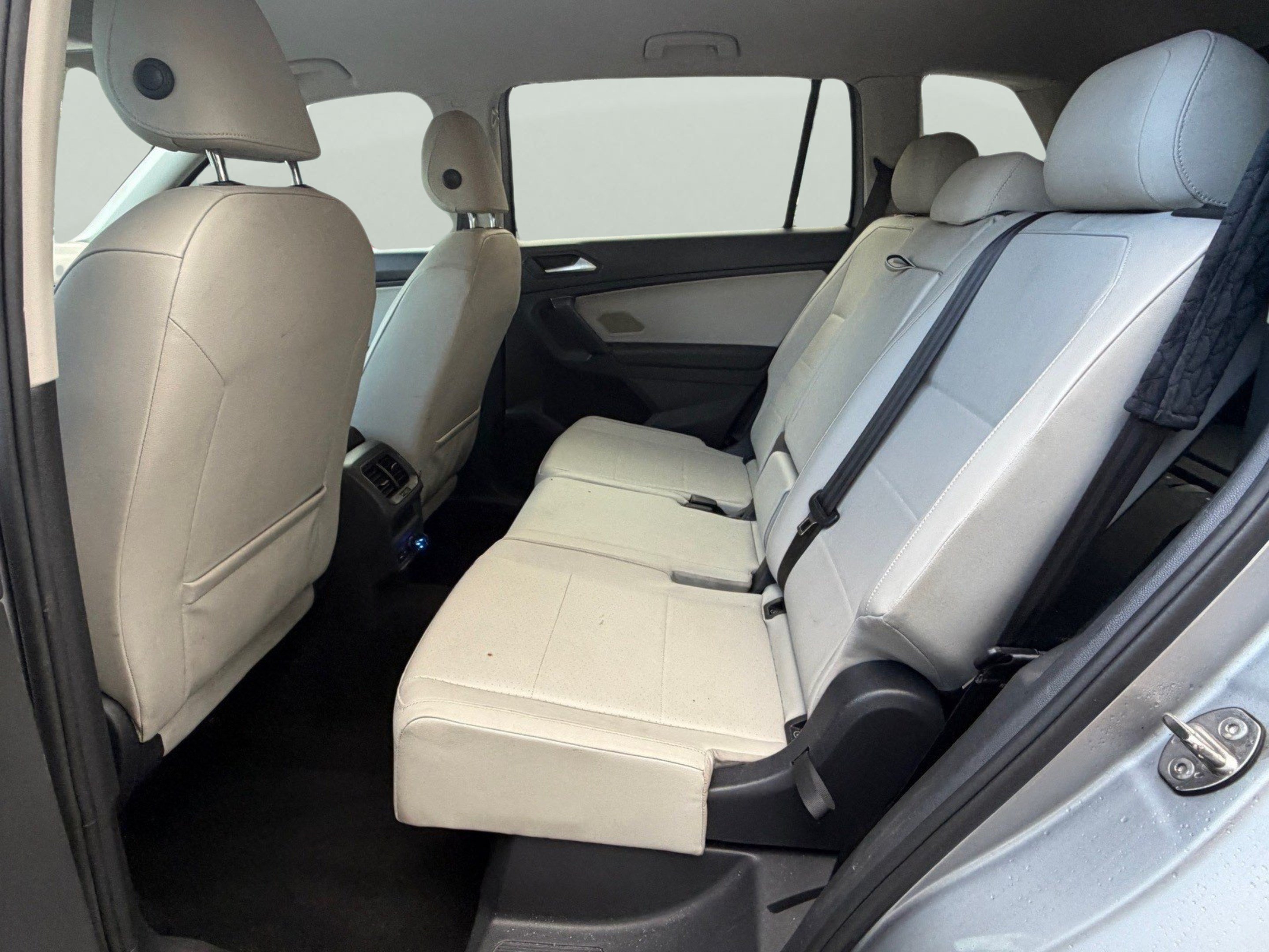 Used 2019 Volkswagen Tiguan SE FWD image 11