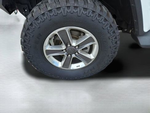 Used 2020 Jeep Wrangler Unlimited Sahara AWD/4WD image 34