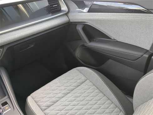 Certified 2025 Volkswagen Tiguan S image 14