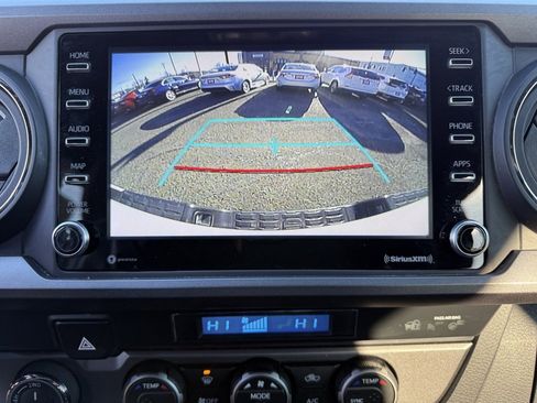 Used 2022 Toyota Tacoma TRD Sport image 28