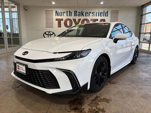 Used 2026 Toyota Camry SE FWD image 6