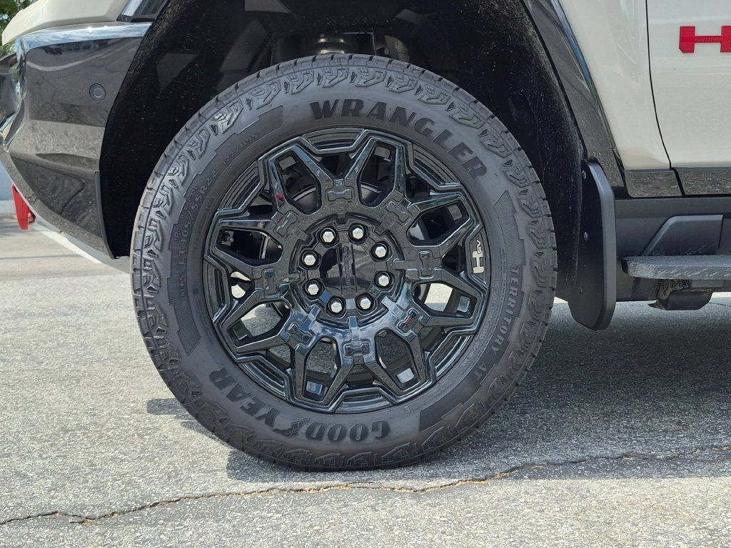 New 2026 GMC Hummer EV 4x4 Crew Cab w/ LPO, Sport Package image 26