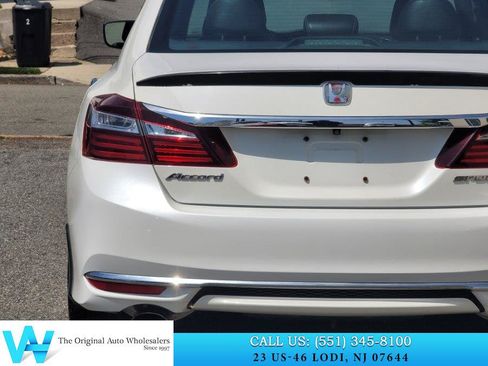 Used 2017 Honda Accord Sport image 7