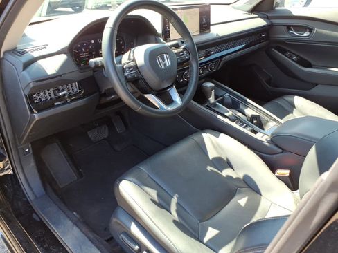 Used 2023 Honda Accord Touring image 12