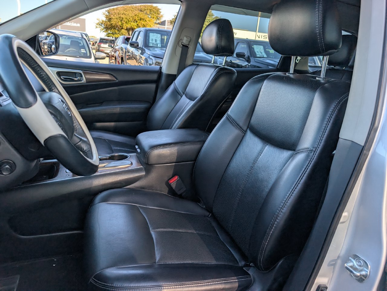 Used 2020 Nissan Pathfinder Platinum w/ Cargo Package FWD image 26