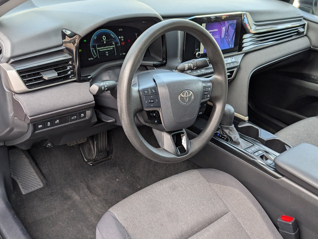 Used 2025 Toyota Camry LE FWD image 14