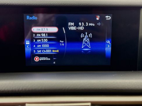 Used 2018 Lexus IS 300 w/ Premium Package image 15