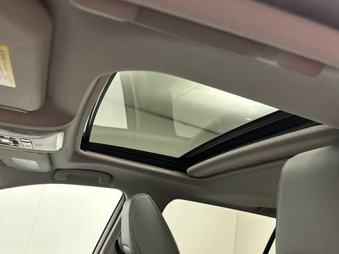 Certified 2021 Toyota RAV4 XLE Premium AWD/4WD image 18